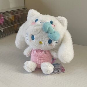Hello Kitty Cinnamoroll plush pendant